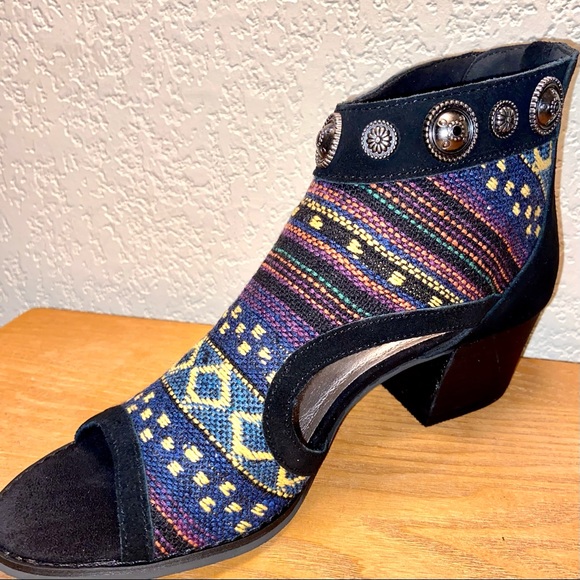 NIB-Very Volatile Western Leather Cutout Sandals - Picture 4 of 16